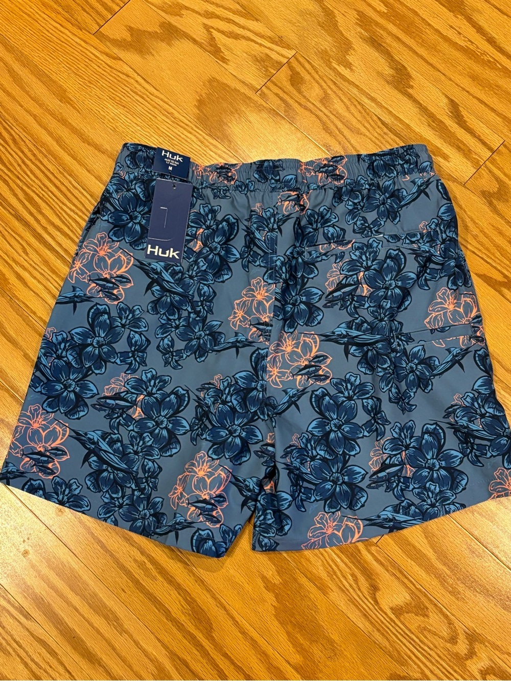 Huk NEW Mens Medium Desert Rose Ice Water Pursuit Volley Short Blue SPF+30 Beach - Picture 2 of 13